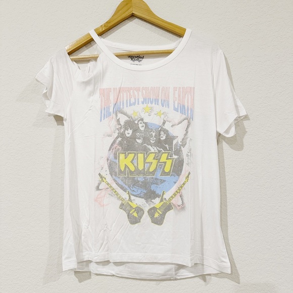 NEW Recycled Karma KISS The Hottest Show on Earth Cold Shoulder Tee - Picture 6 of 9